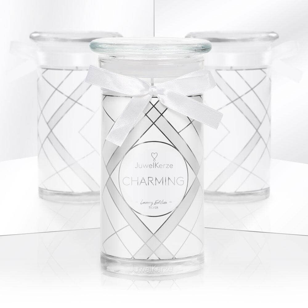 706d2e120850dfeafca71b8adefd8c14a04784ca_charming_scented_candle_with_jewel_jewelcandle_product_picture_DE_b7a80da8-a771-4f3c-aced-e29da7022c59_2048x Charming (Halskette) 400g Luxury Edition